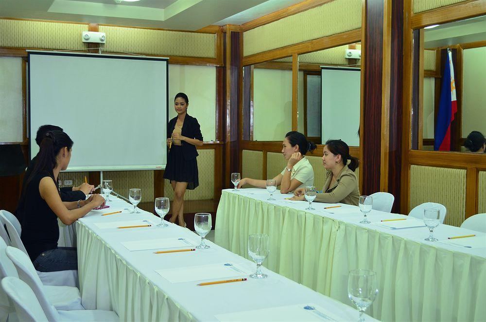 Oyo 159 San Remigio Pensionne Suites Cebu Exteriör bild