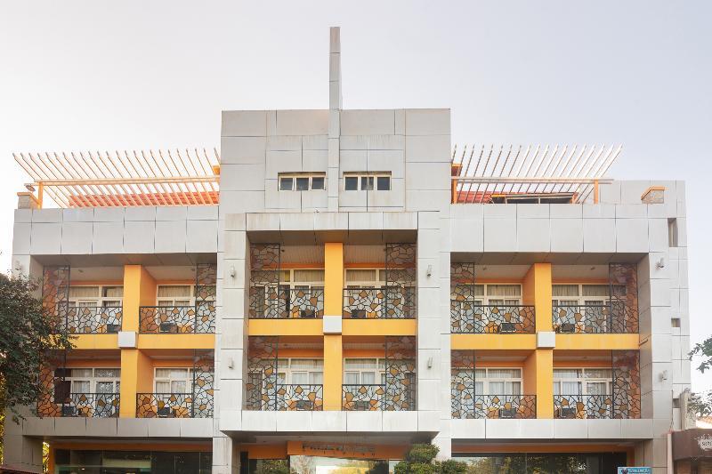 Oyo 159 San Remigio Pensionne Suites Cebu Exteriör bild
