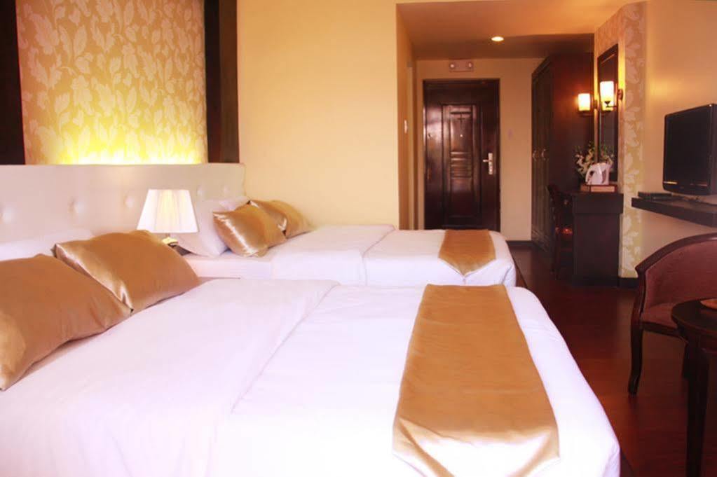 Oyo 159 San Remigio Pensionne Suites Cebu Exteriör bild