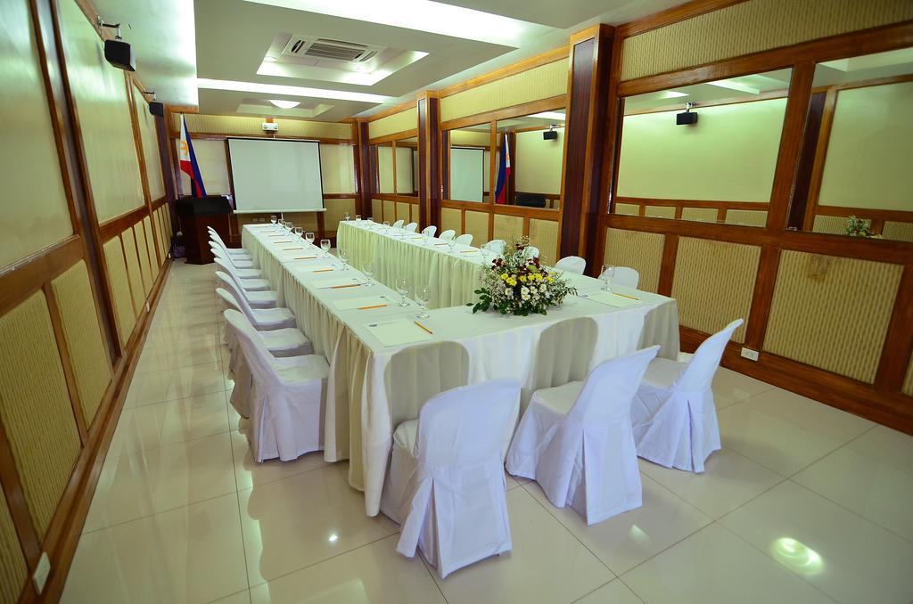 Oyo 159 San Remigio Pensionne Suites Cebu Exteriör bild