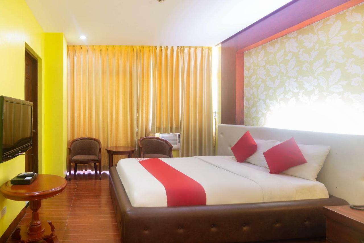 Oyo 159 San Remigio Pensionne Suites Cebu Exteriör bild