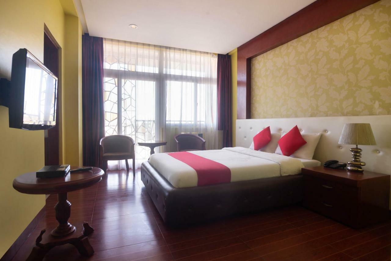 Oyo 159 San Remigio Pensionne Suites Cebu Exteriör bild