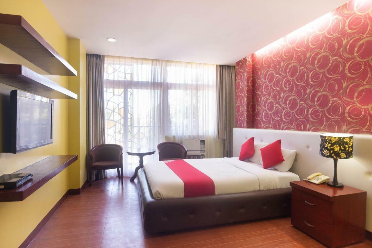 Oyo 159 San Remigio Pensionne Suites Cebu Exteriör bild