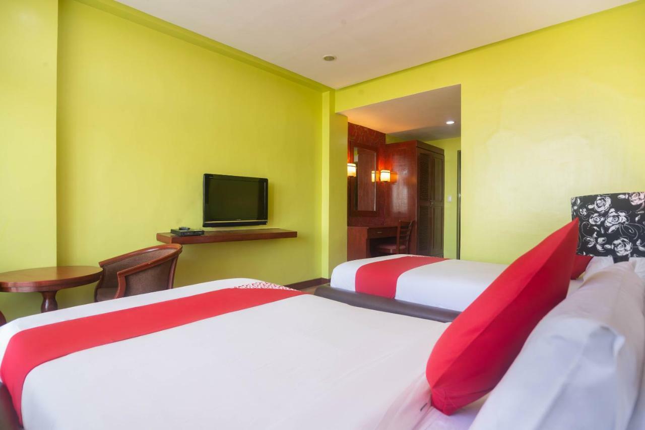 Oyo 159 San Remigio Pensionne Suites Cebu Exteriör bild