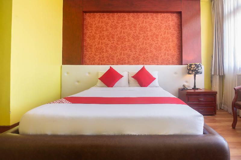 Oyo 159 San Remigio Pensionne Suites Cebu Exteriör bild